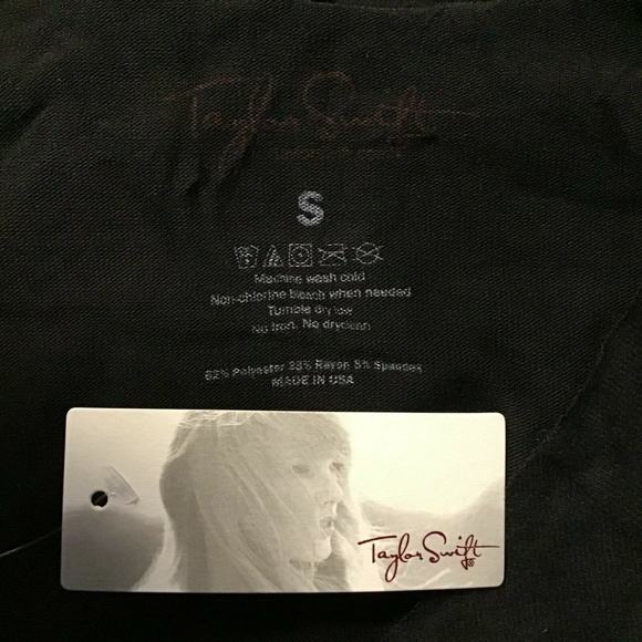 🦋Taylor Swift 2012 Red Tour Sweatshirt Small NWT! - Picture 6 of 8